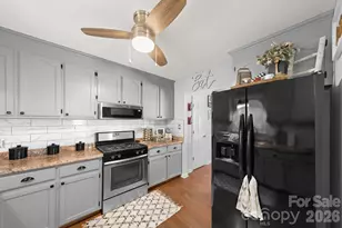 609 N 10th St, Bessemer City, NC 28016 - Photo 12