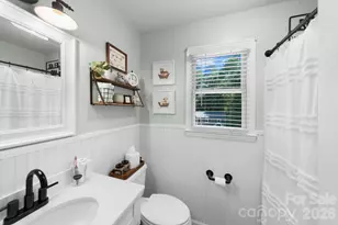 609 N 10th St, Bessemer City, NC 28016 - Photo 26
