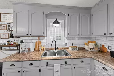609 N 10th Street, Bessemer City, NC 28016 - Photo 14