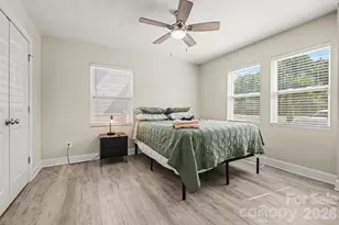3816 Freedom Dr, Charlotte, NC 28208 - Photo 12