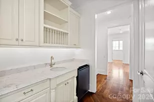 4536 Parview Dr N, Charlotte, NC 28226 - Photo 32