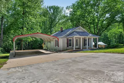 801 Woodlawn Avenue SW, Valdese, NC 28690 - Photo 1