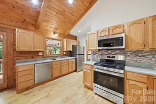 6220 Sunny Dr, Newland, NC 28657 - Photo 8