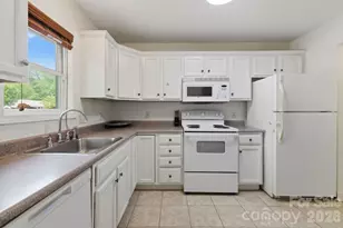 77 Lees Creek Rd, Asheville, NC 28806 - Photo 4