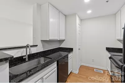 639 Raphael Place, Charlotte, NC 28205 - Photo 6