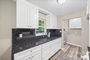 327 E Morrow Ave, Monroe, NC 28112 - Photo 8