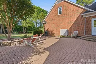 4417 Bridgewood Ln, Charlotte, NC 28226 - Photo 36