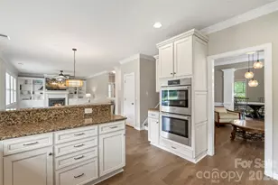 10019 Elizabeth Crest Ln, Charlotte, NC 28277 - Photo 8