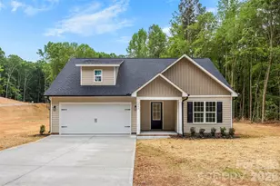 200 Knollwood Cir, Albemarle, NC 28001 - Photo 2