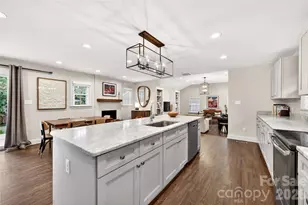 4023 Firethorne Rd, Charlotte, NC 28205 - Photo 6