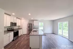 366 Frank Burns Wy, Kings Mountain, NC 28086 - Photo 2