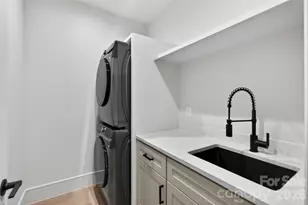 2616 Revolution Pk Dr, Charlotte, NC 28208 - Photo 22