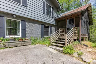 138 Stillwagon Ln, Cedar Mountain, NC 28718 - Photo 2