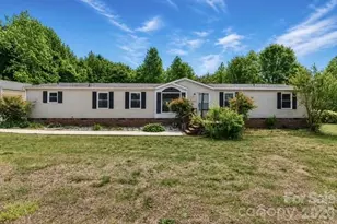 121 Fair Wind Ln, Statesville, NC 28677 - Photo 1