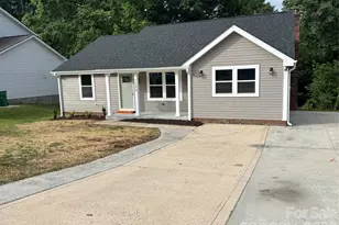 1132 Farmfield Ln, Charlotte, NC 28213 - Photo 2