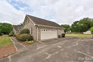 4165 Wrangler Dr SW, Concord, NC 28027 - Photo 32