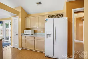 7614 Trotter Rd, Charlotte, NC 28216 - Photo 10