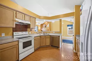 7614 Trotter Rd, Charlotte, NC 28216 - Photo 8