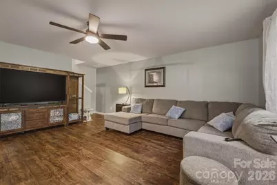 1916 Country Way, Hickory, NC 28601 - Photo 14