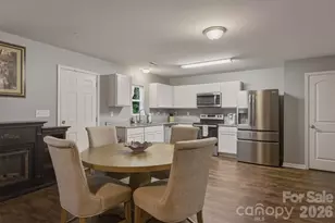 1916 Country Way, Hickory, NC 28601 - Photo 16