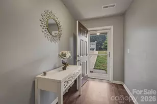 1916 Country Way, Hickory, NC 28601 - Photo 10