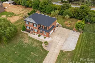 2105 Belle Regal Cir, Rock Hill, SC 29732 - Photo 2