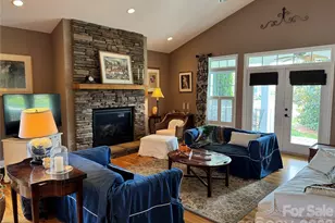 25 Copper Ct, Hendersonville, NC 28792 - Photo 14