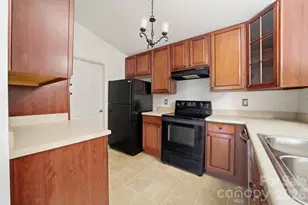 9976 Hyde Glen Ct, Charlotte, NC 28262 - Photo 10