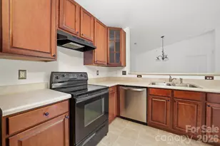 9976 Hyde Glen Ct, Charlotte, NC 28262 - Photo 8