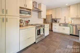 35 Dogwood Rd, Asheville, NC 28804 - Photo 14