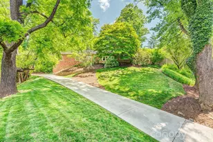 35 Dogwood Rd, Asheville, NC 28804 - Photo 2