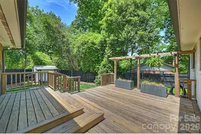 4050 Sheffield Drive, Charlotte, NC 28205 - Photo 24