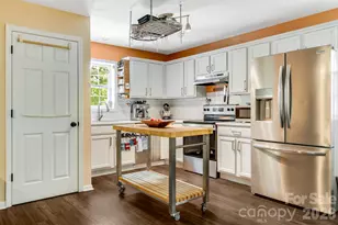 112 Shadowlawn Dr, Asheville, NC 28806 - Photo 8