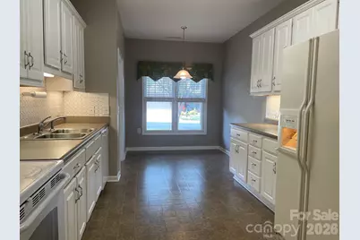 489 26th Avenue NE, Hickory, NC 28601 - Photo 8