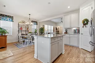 12520 Old Iron Ln, Charlotte, NC 28215 - Photo 16