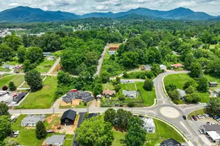385 Pisgah Dr, Canton, NC 28716 - Photo 44