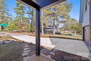 154 Osceola Rd, Hendersonville, NC 28739 - Photo 8
