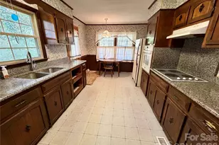 2925 Sparrow Springs Rd, Gastonia, NC 28052 - Photo 12