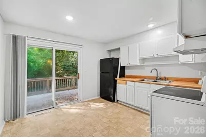 4809 Malibu Drive, Charlotte, NC 28215 - Photo 8