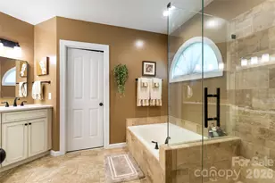 6210 Maple Cove Ln, Charlotte, NC 28269 - Photo 18