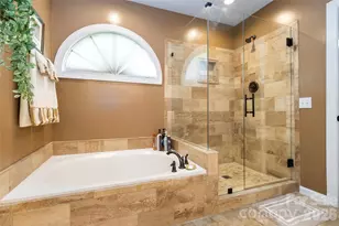6210 Maple Cove Ln, Charlotte, NC 28269 - Photo 20