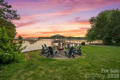 107 Beachview Drive, Mooresville, NC 28117 - Photo 2