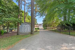 107 Beachview Dr, Mooresville, NC 28117 - Photo 8