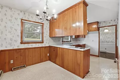6704 Alanbrook Road, Charlotte, NC 28215 - Photo 10