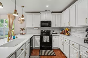4727 McClure Rd, Charlotte, NC 28216 - Photo 16