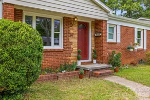 2242 Markham Ct, Charlotte, NC 28205 - Photo 2