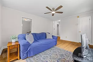 2242 Markham Ct, Charlotte, NC 28205 - Photo 6
