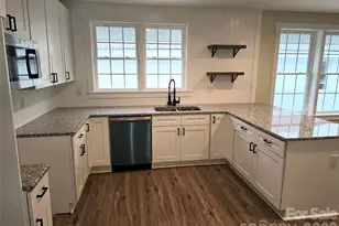 813 Highland Ave SE, Hickory, NC 28602 - Photo 14