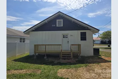 813 Highland Avenue SE, Hickory, NC 28602 - Photo 2