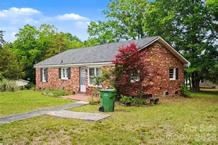301 Hampton Rd, Lancaster, SC 29720 - Photo 2